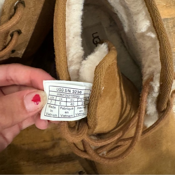 UGG Brown Low Top Boot w/ Laces - Picture 8 of 8